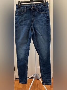 Women’s Universal Thread Slim Straight Dark Wash Jeans